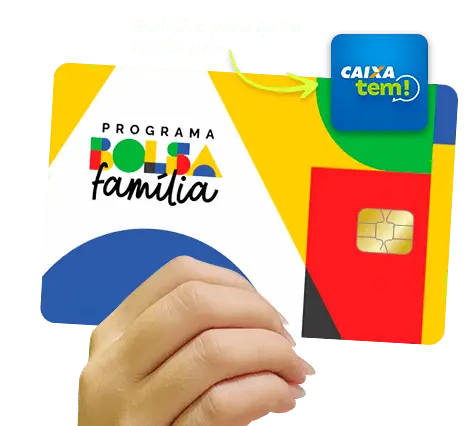 mão segurando cartão do bolsa família
